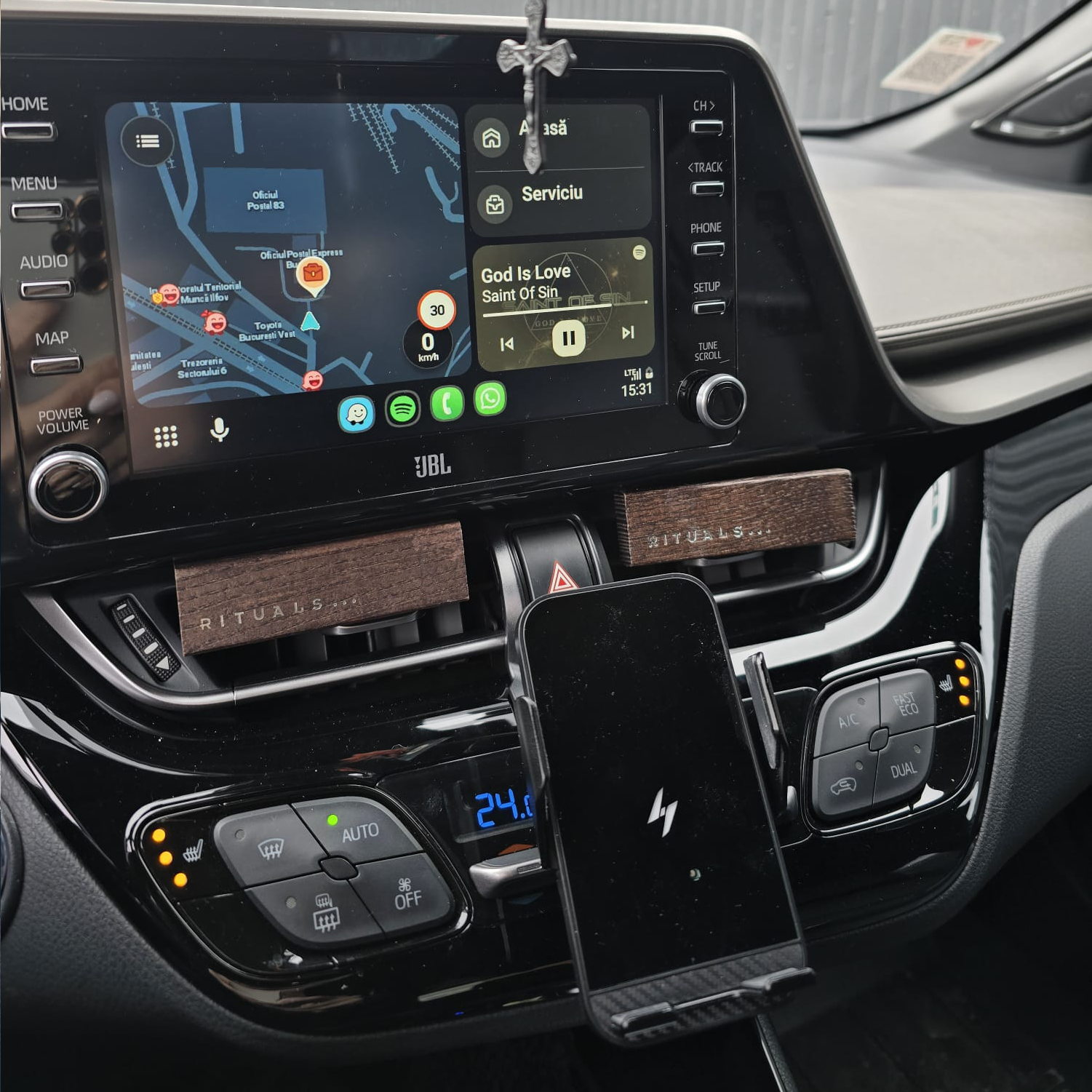 Control și eficiență la volan cu accesorii auto pentru siguranta