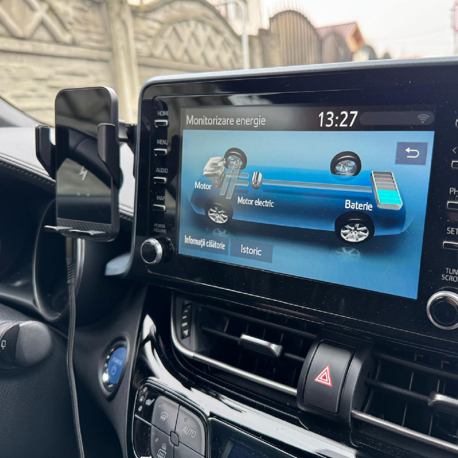 Siguranta in trafic cu suport pentru telefon la masina ta!